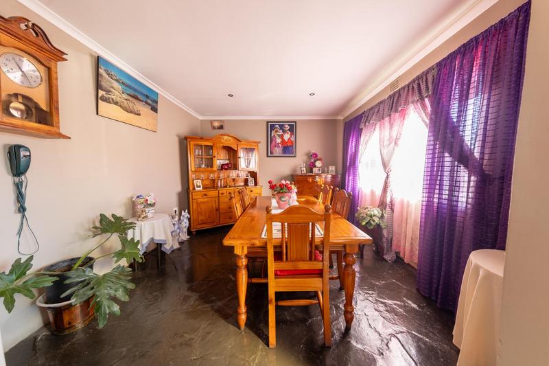 2 Bedroom Property for Sale in Palm Park Western Cape